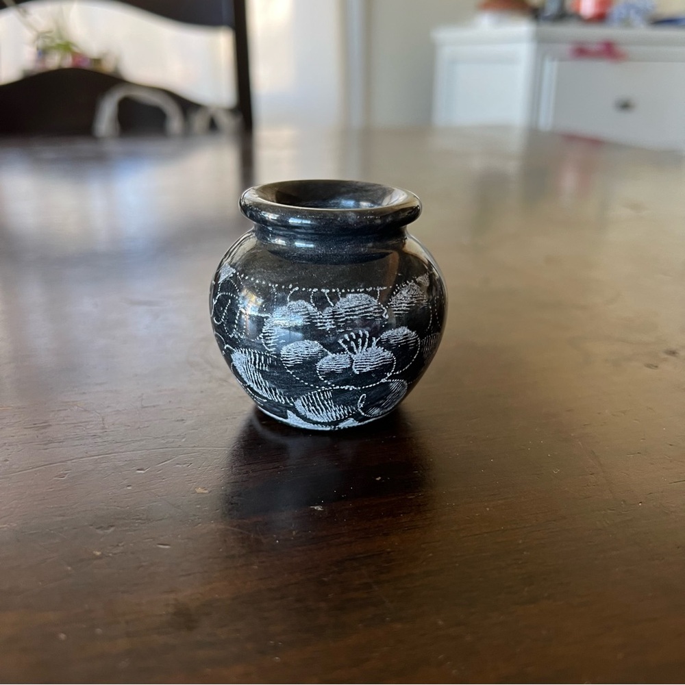 Vintage Aardvark bud vase